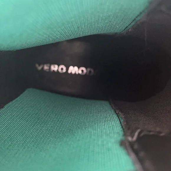 Vero Moda Black and Green Boots - Picture 6 of 6